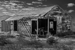 Old Barn B&W